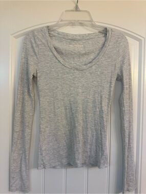 Aeropostale Light Gray Ribbed Long Sleeve Scoop Neck Top